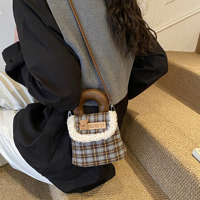 Bonita bolsa de hombro para niños y niñas, mini bolso de mano para bebés, otoño y invierno nuevos accesorios para niños