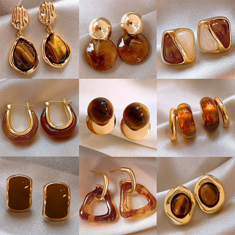 Autumn and Winter Maillard Tiger Eye Stone Earrings for Women, Hong Kong Style Retro Elegant Earrings, Light Luxury, High-End Fashion Versatile Earrings Autumn and Winter Maillard Tiger Eye Stone Earrings for Women, Hong Kong Style Retro Elegant Earrings, Light Luxury, High-End Fashion Versatile Earrings