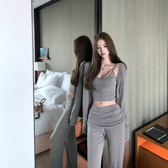 titi小姐姐【慕斯奶皮】套装女早秋灰色针织吊带开衫喇叭裤三件套
