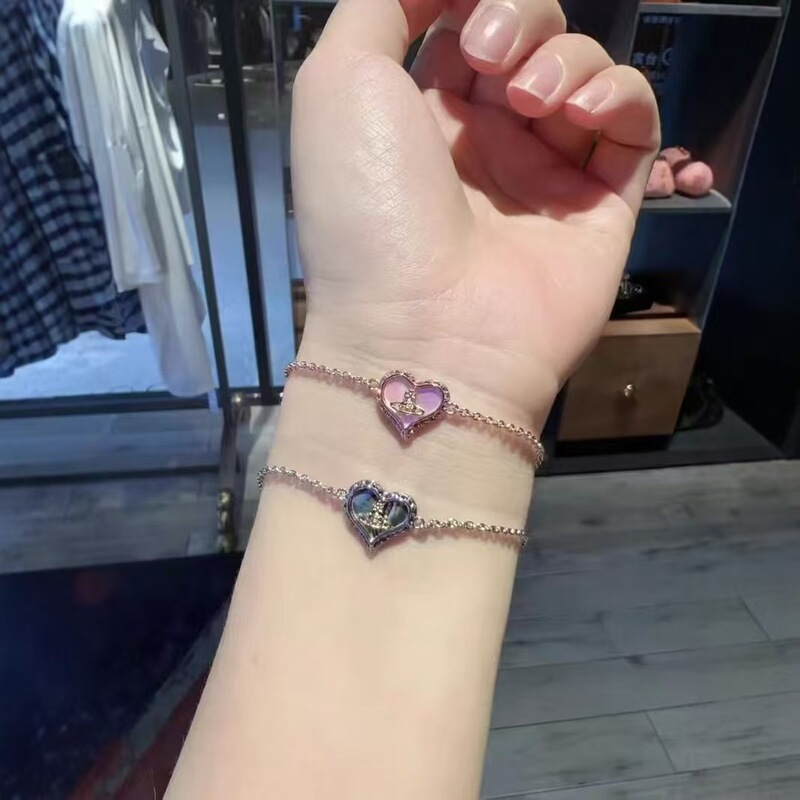 Popular Style Empress Dowager Natural Pink Shell Heart Bracelet with Heart-Shaped Pendant in Gold and Silver, Simple and Versatile, High-End Jewelry