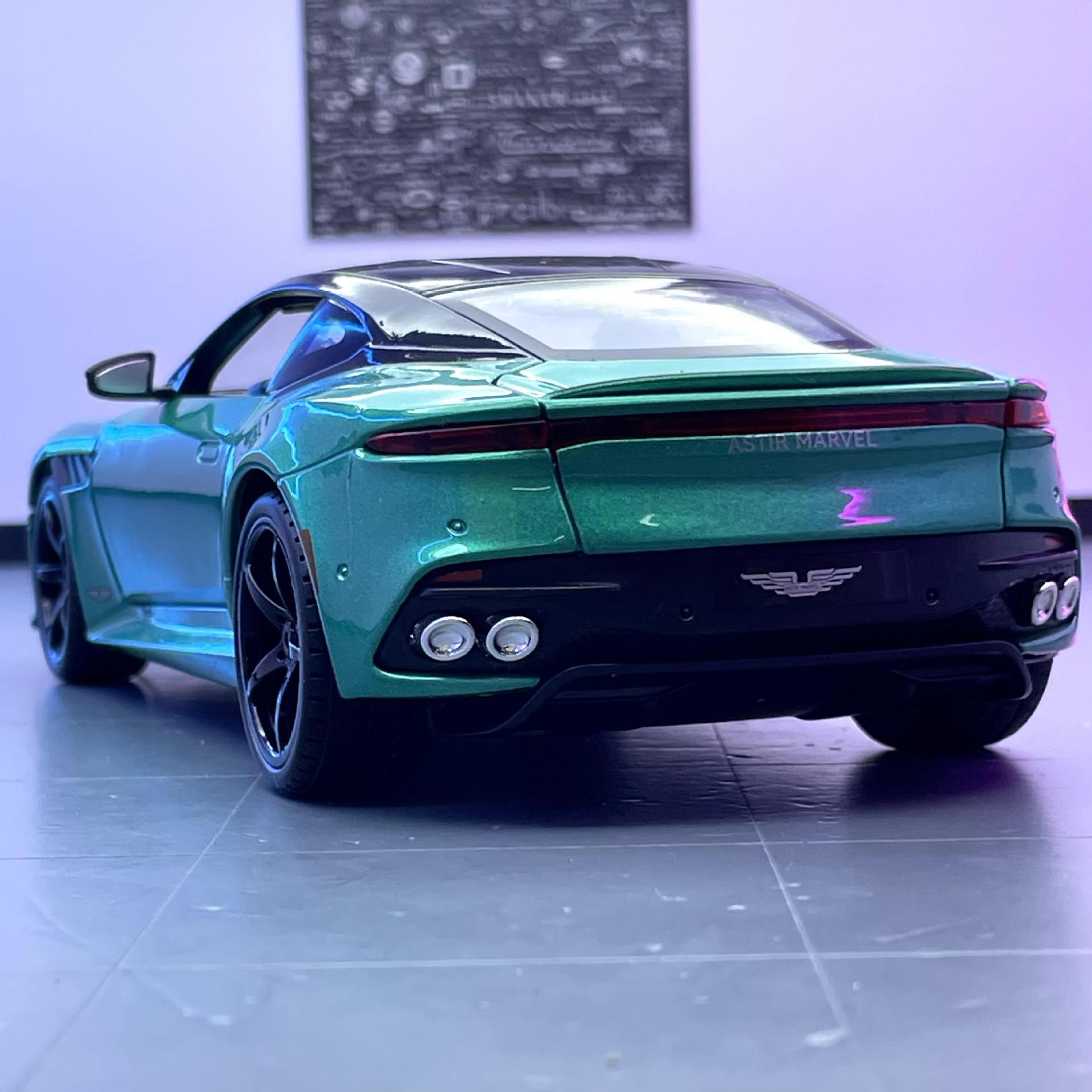 Jiaye modelo de coche de aleación 1 a 22 Martin DBS coche deportivo con sonido y luz Tire hacia atrás juguete coche música modelo decoración colección