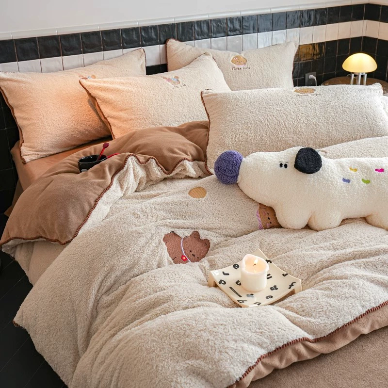 Демисезонный набор в cartoon fleece, простыня тёплая, пододеяльник, с вышивкой, 4 предмета