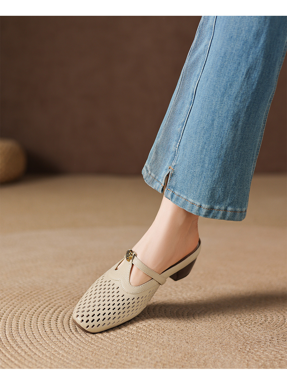Dép sandal nữ quai chữ V da dê, gót thấp 3,5 cm, mũi kín hở gót — màu trắng ngà chi tiết 10