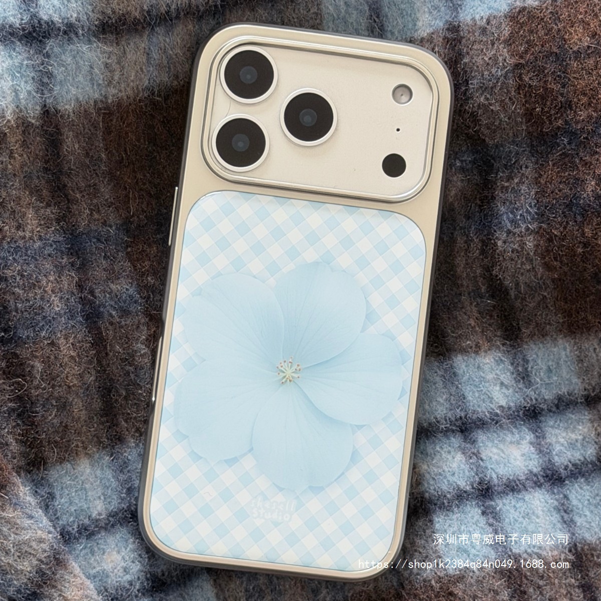 蓝格花适用iphone17手机壳苹果16plus电镀15水凝14银边13简约12新