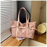 màu hồng