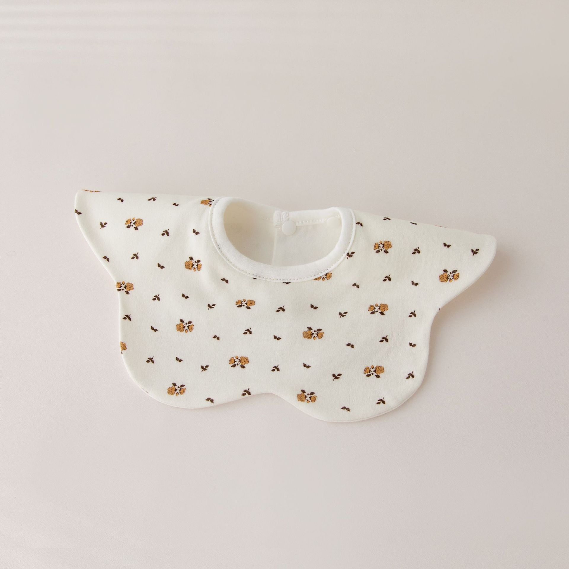 Milk coffee small flower blanket saliva towel