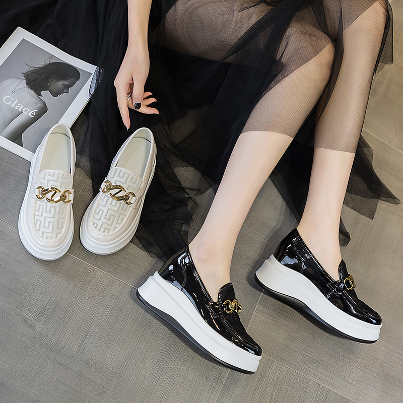 2025년 재고 여성 신발 봄 여름 플랫폼 두꺼운 밑창 키높이 메쉬 통기성 슬립온 화이트 로퍼 하이힐