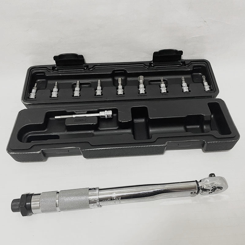 Wrench, set for repair