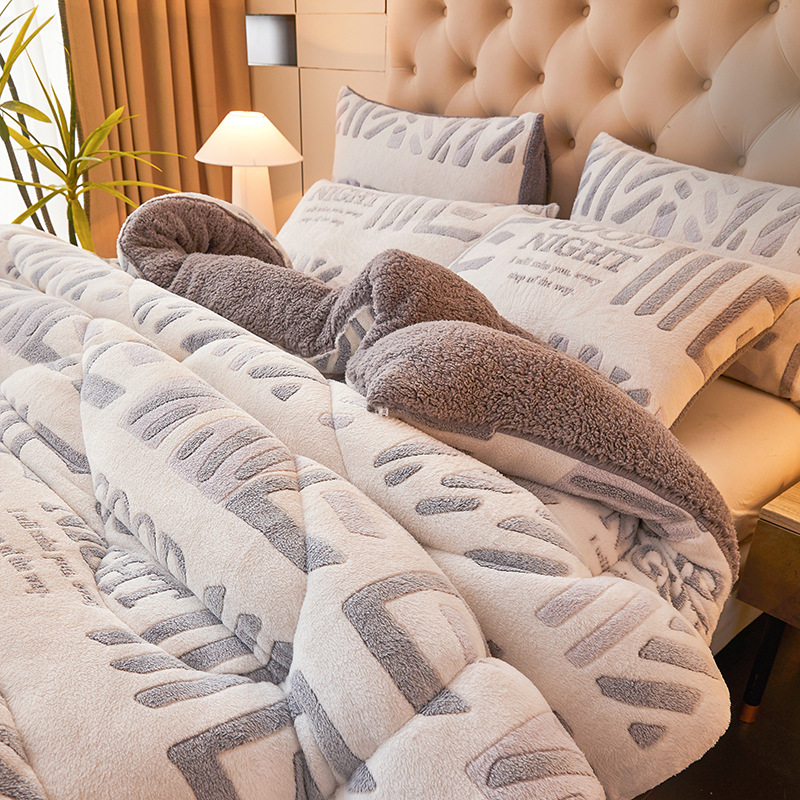 雪のベルベットの保温布団は芯の冬の羊のベルベットの学生寮に厚い綿を入れて牛乳のベルベットの厚い布団に覆われている