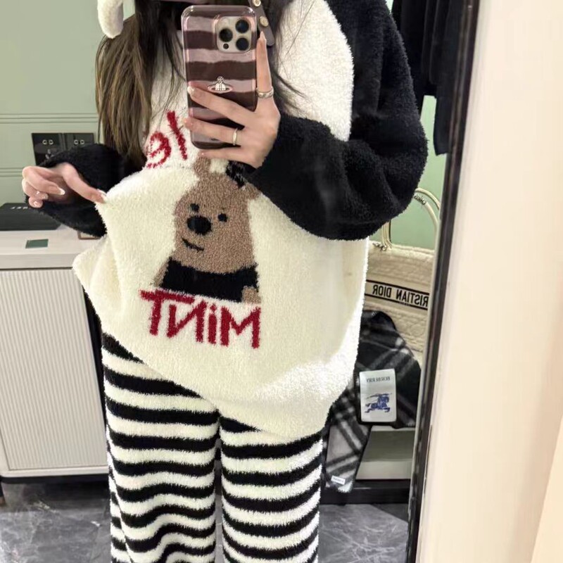 Half Velvet Pajamas Women's Winter 2025 New Sweet Cartoon Coral Velvet Thickened Warm Home Clothes Two-Piece Set