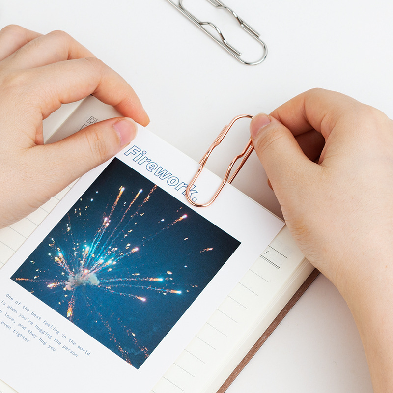 Multifuncional de metal titular de la pluma clip de papel al por mayor Diario accesorios pluma hebilla clip de papel titular de la pluma