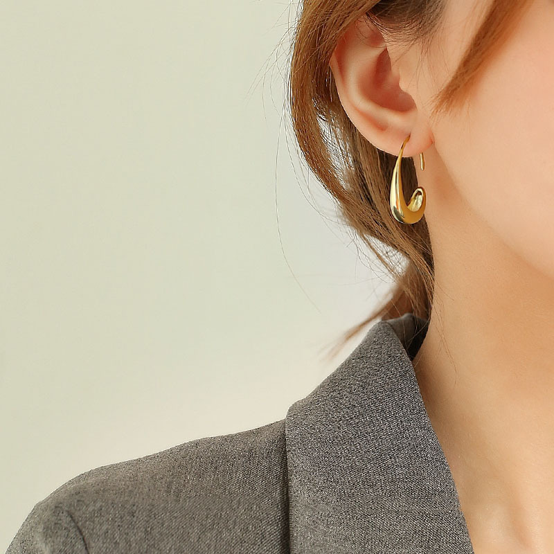 12g Weight 18K Gold Plated Plating Material Earrings Classification 1 Pair Quantity 1 Pair Simple Style C Shape Plating Copper 18k Gold Plated Earrings