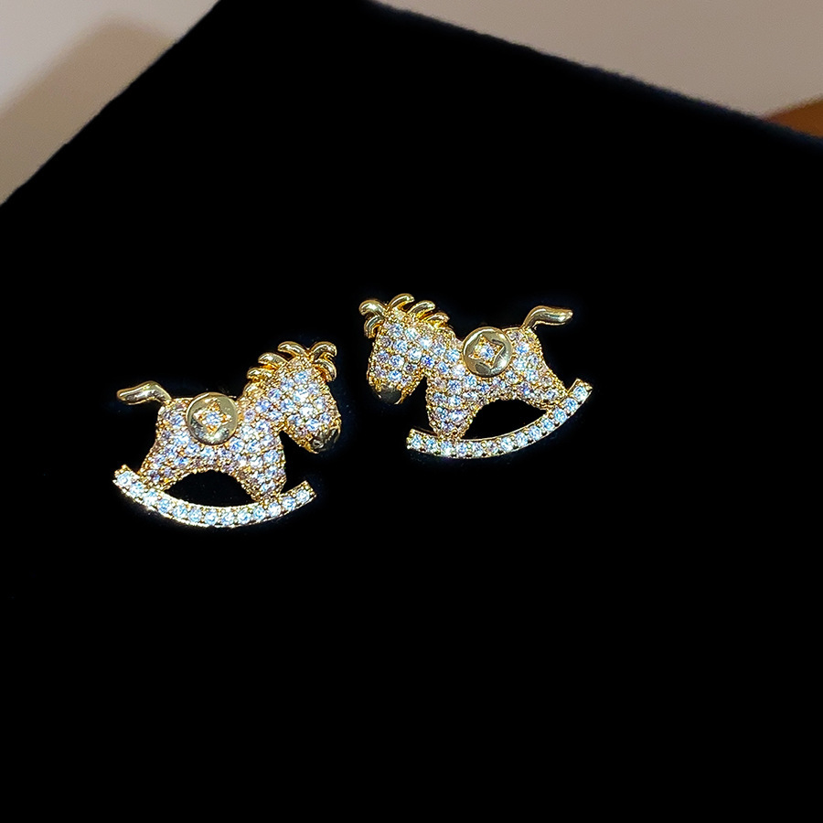 Oro verdadero eléctrico galvanis colgante de piedra pony pendientes collar ligero lujo nicho universal conjunto temperamento alta sensación de joyería mujer