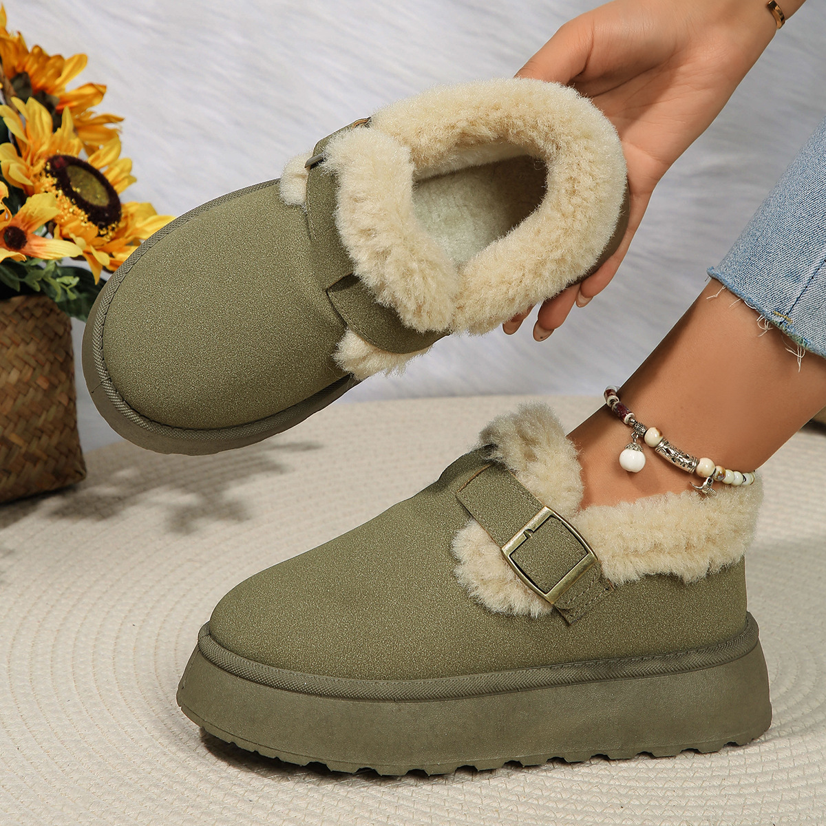 Muffin thick sole woolen shoes winter new wear round head warm and fluffy fashion casual cotton shoes_viptrois.com