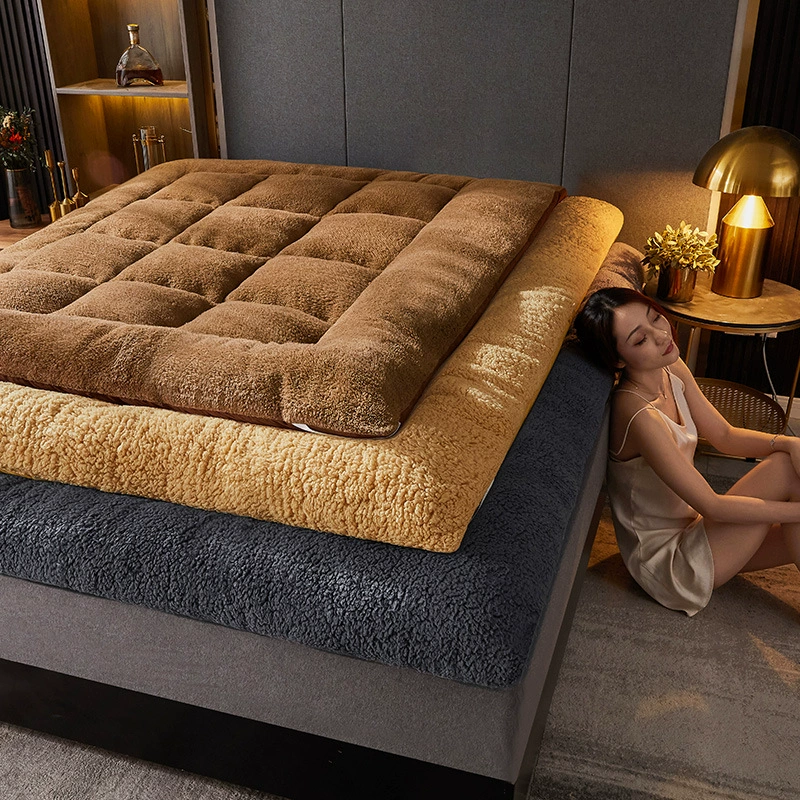 Обязательно выбирайте толстый матрас ягненка зимой