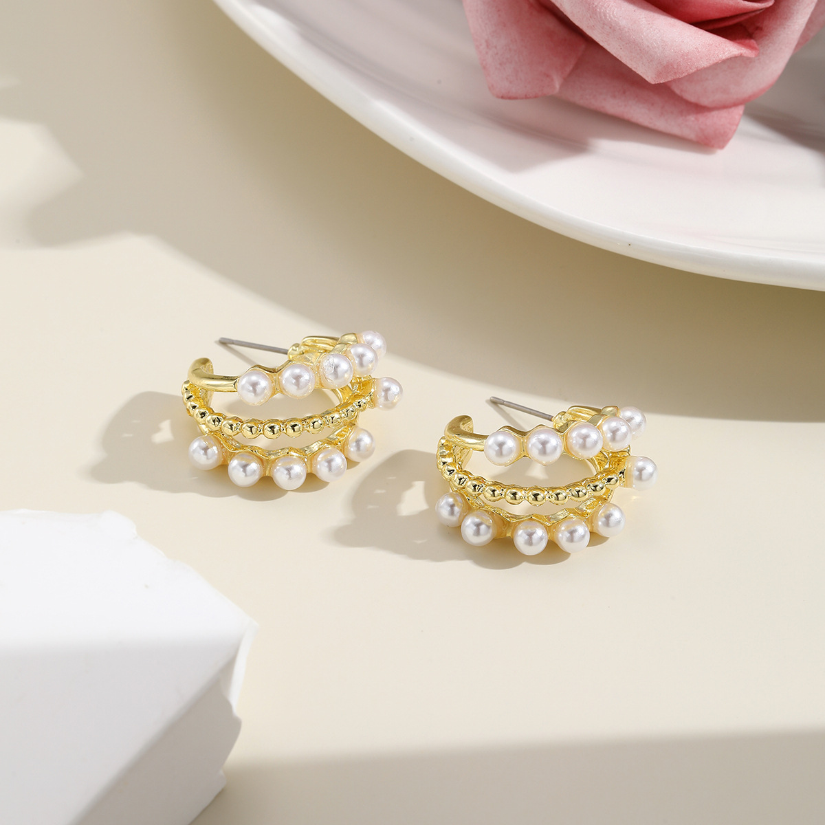 Fashion Oval Heart Shape Pearl Metal Rhinestones Earrings 1 Pair display picture 4