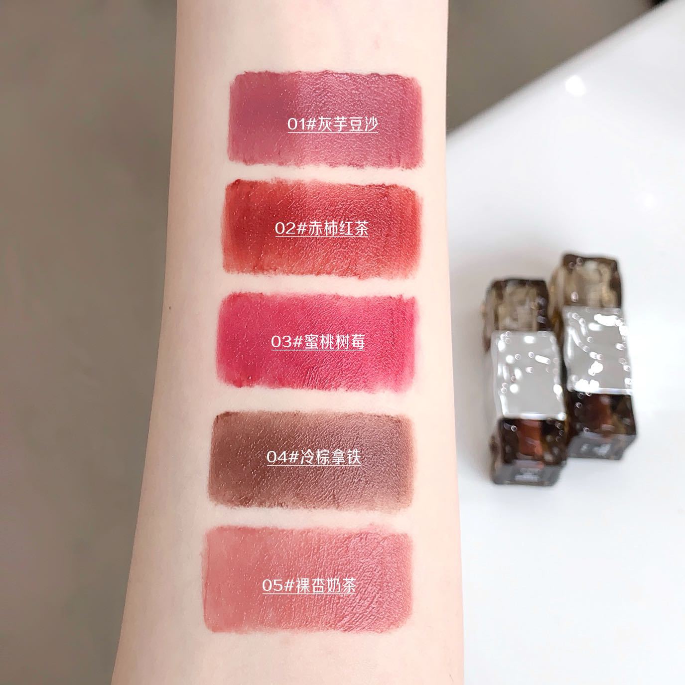 Kakashow nubes esmalte labial suave niebla superficie mate terciopelo color duradero no seco blanqueamiento labial al por mayor
