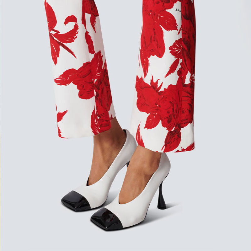 European and American Style New White High-Heeled Shoes, Feminine Horseshoe Heel Patent Leather Square Toe Shallow Mouth Super Hot and Beautiful High-Heeled Shoes