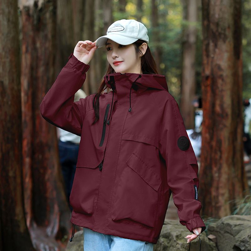 秋のジャケット男性と女性のジャケット 2025 新しい小防風防水登山服アウトドアスポーツとレジャートレンド|undefined