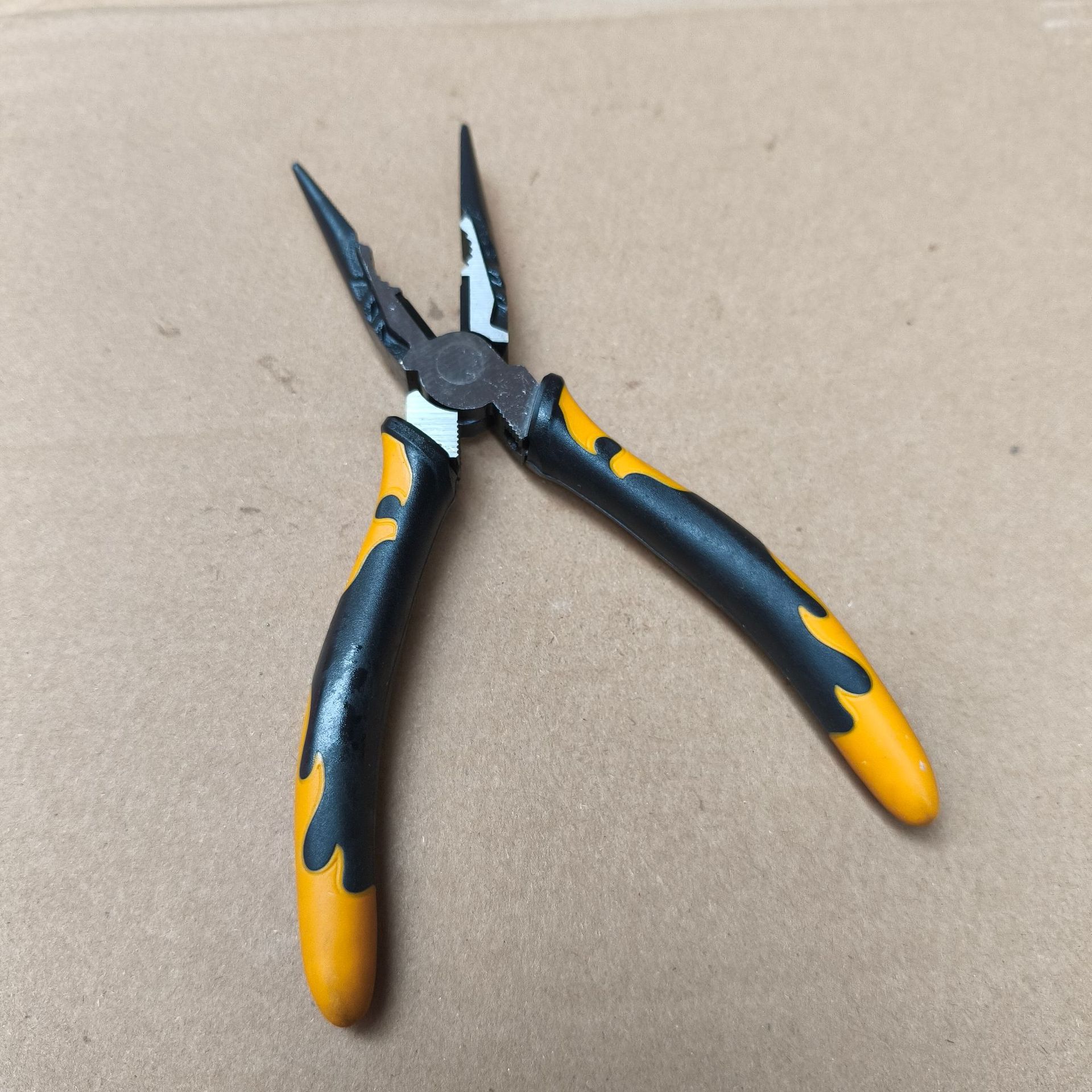 老虎钳电工钢丝钳多功能尖嘴钳斜口钳工业级钳子工具大全