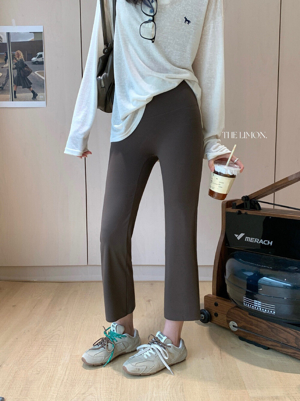 Quần legging yoga nữ cạp cao ống loe nhẹ dài 7 phân co giãn — màu đen, Màu cà phê, Xám khói chi tiết 4
