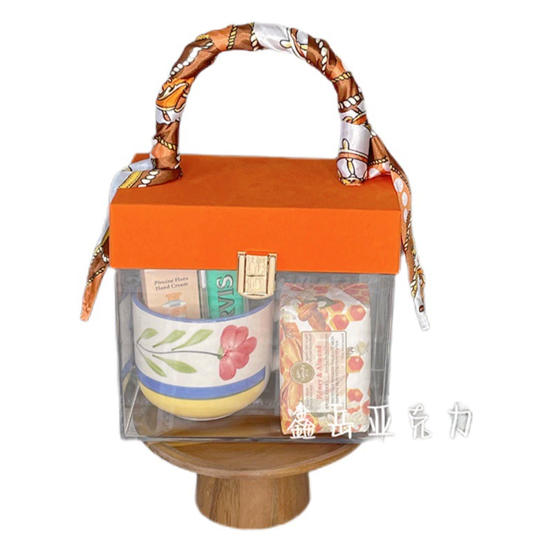 Подружка невесты Бархатные сопровождающие подарки Сопровождение церемонии Свадебная полнолуние Ручная коробка Подарочная коробка Прозрачная Свадебная коробка конфет