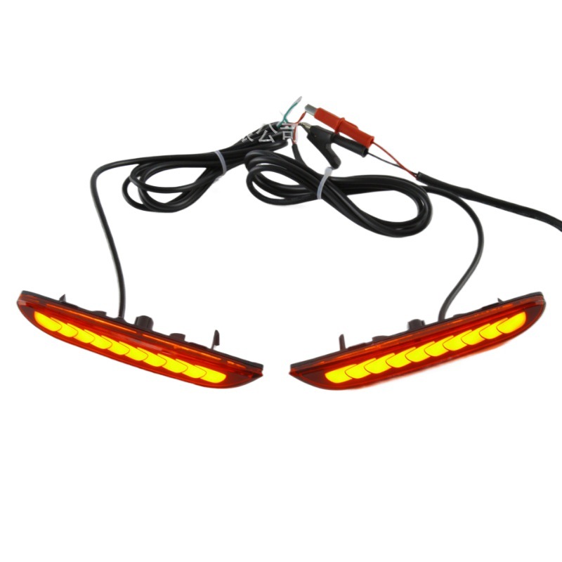 Aplicable a 16-18 Nissan Qijun Xiaoke británico Finidi Q50 parachoques trasero luz coche LED streamer luz de giro