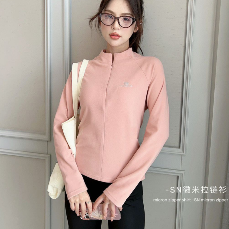 半開きのファスナーのミクロンの底のシャツの女性の秋冬の新型のプリントのアルファベットのファスナーのシャツの高級感の修身は底の上着を打ちます。|undefined