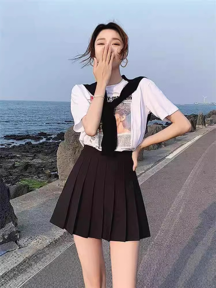 Summer pleated skirt