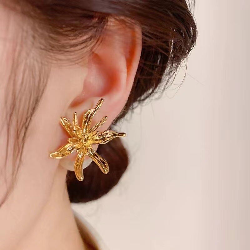 Earrings from pearl