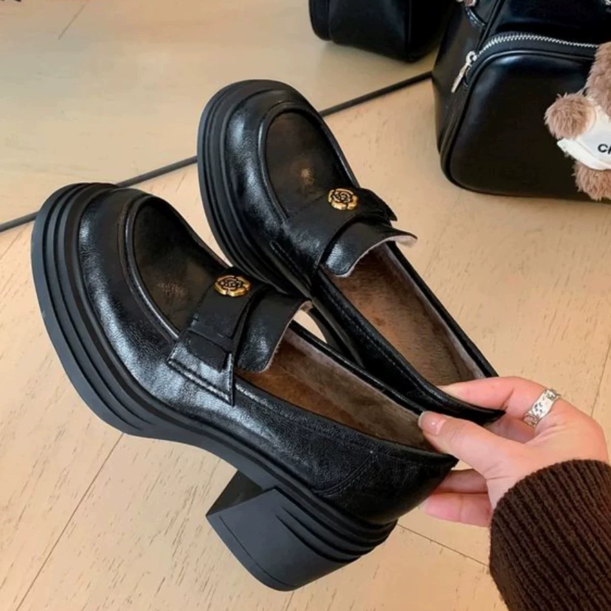 Британские ботинки Lefu женские высокие каблуки 2025 новая осень-зима популярна в этом году