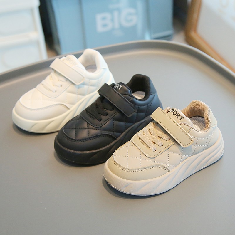 2026 Autumn New Children's Sports Shoes for Boys and Girls, Casual White Shoes with Soft Soles, Non-Slip Leather Panel Shoes in Stock