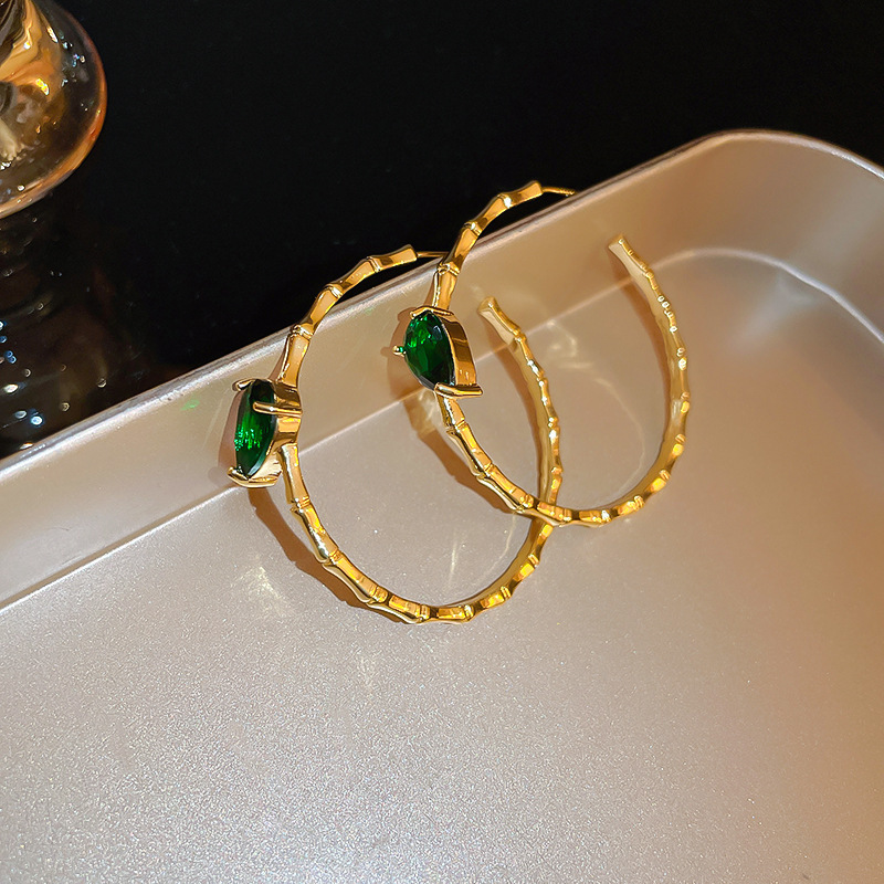 Temperamento de pendientes verdes pendientes ligeros lujosos de alto nivel sensación de pendientes zircon flores joyas geométricas al por mayor fábrica