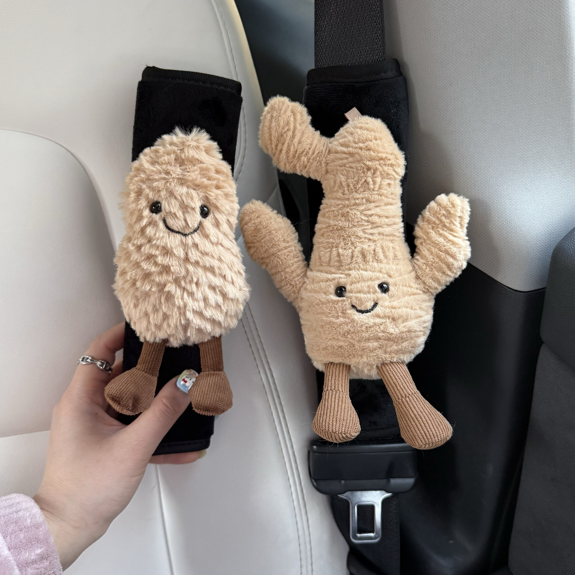 Car Seat Belt Shoulder Protector, Comfortable and Breathable, Long-Distance Anti-Strangle Protection Shoulder and Neck Safety Belt, Car Ginger Peanut