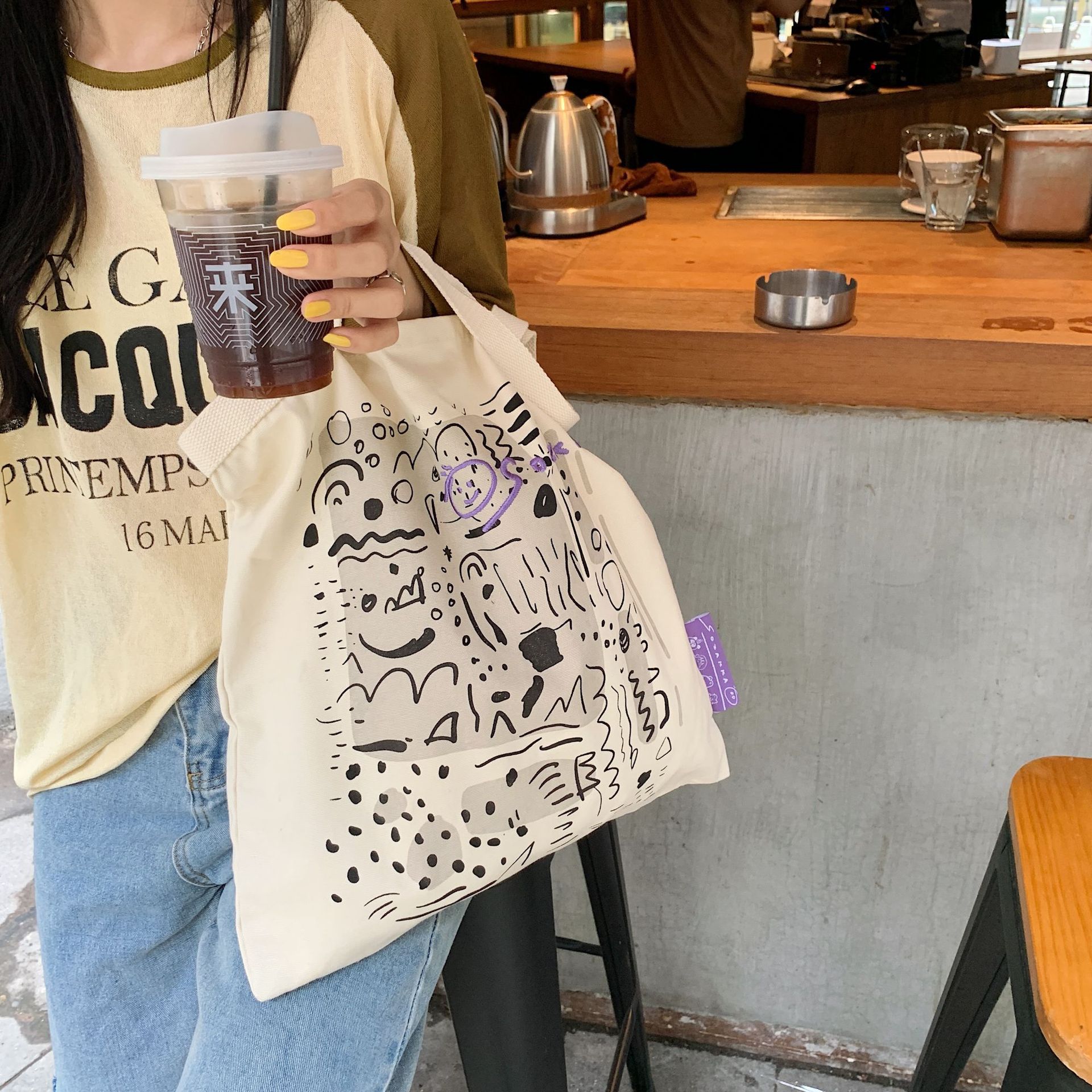 【 In Stock 】26102 letter graffiti printed canvas bag, large-capacity single-shoulder hand-carry shopping bag Tote from South Korea undefined