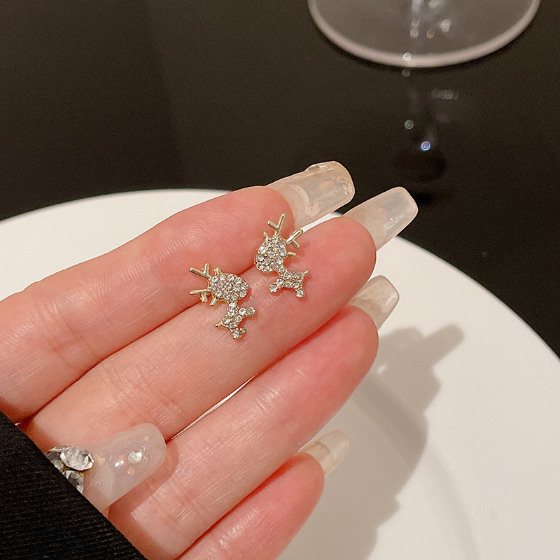 181 # Pendientes de diamantes de imitación de ciervo