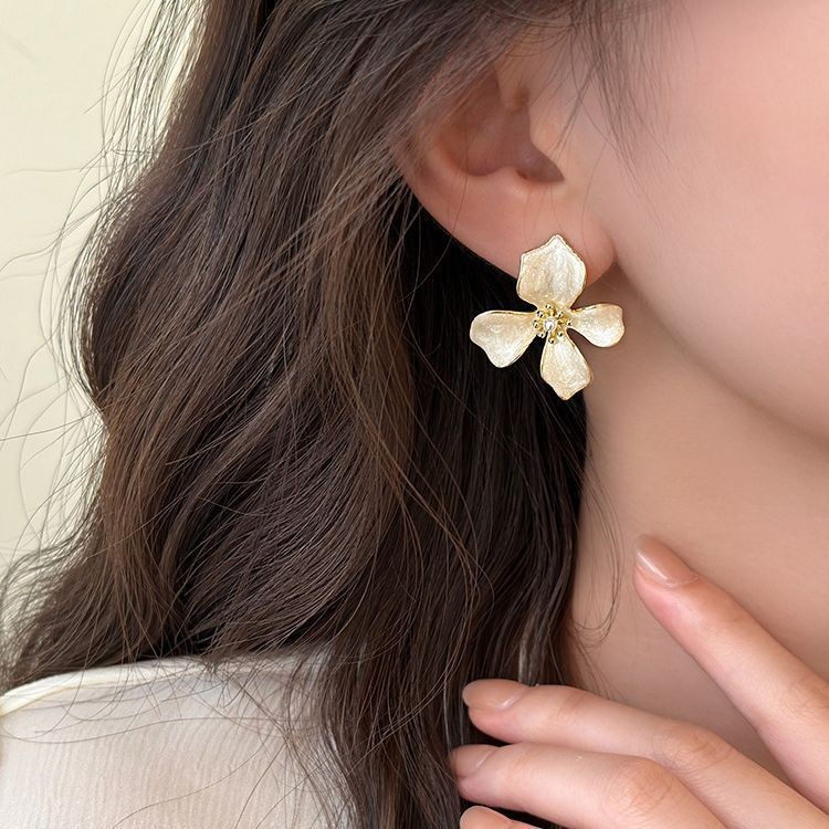 F7320A 흰색 그린 오일 꽃 귀걸이