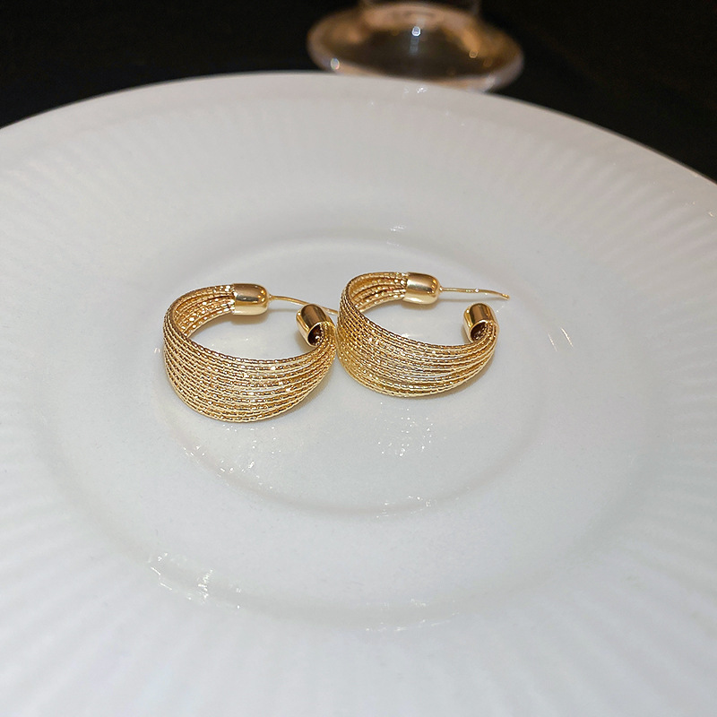 Pendientes de perlas de mariposa de flores retro de oro real, agujas de plata galvanizadas, pendientes de diseño exagerado, pendientes de sentido avanzado de nicho