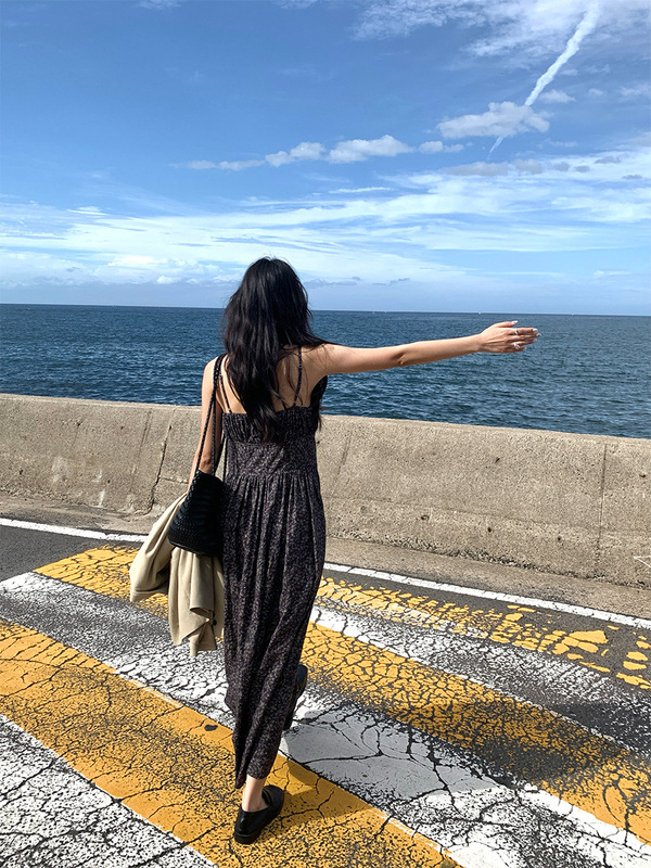 广州黄峥秋季新款法式复古度假风露背吊带碎花连衣裙长裙女530735|undefined