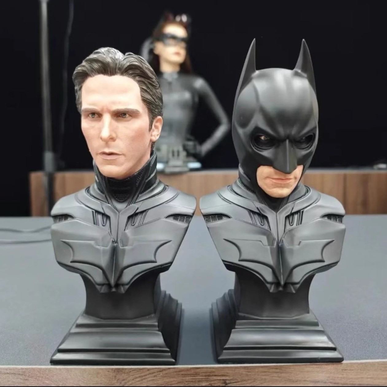 Batman con dos cabezas y medio cuerpo de resina hecha a mano