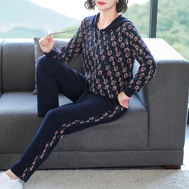 Autumn hoody with zipper