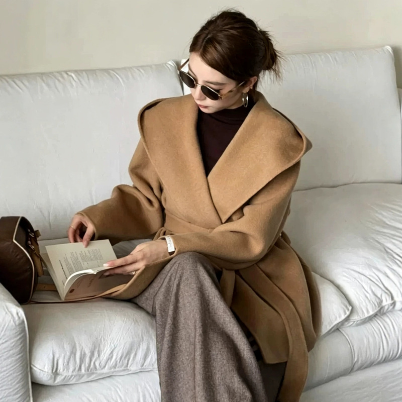 【Life Coat】Minimalist Autumn-Winter New Camel-Colored Hooded Casual Classic Short Bathrobe-Style Wool Coat for Women 【Life Coat】Minimalist Autumn-Winter New Camel-Colored Hooded Casual Classic Short Bathrobe-Style Wool Coat for Women