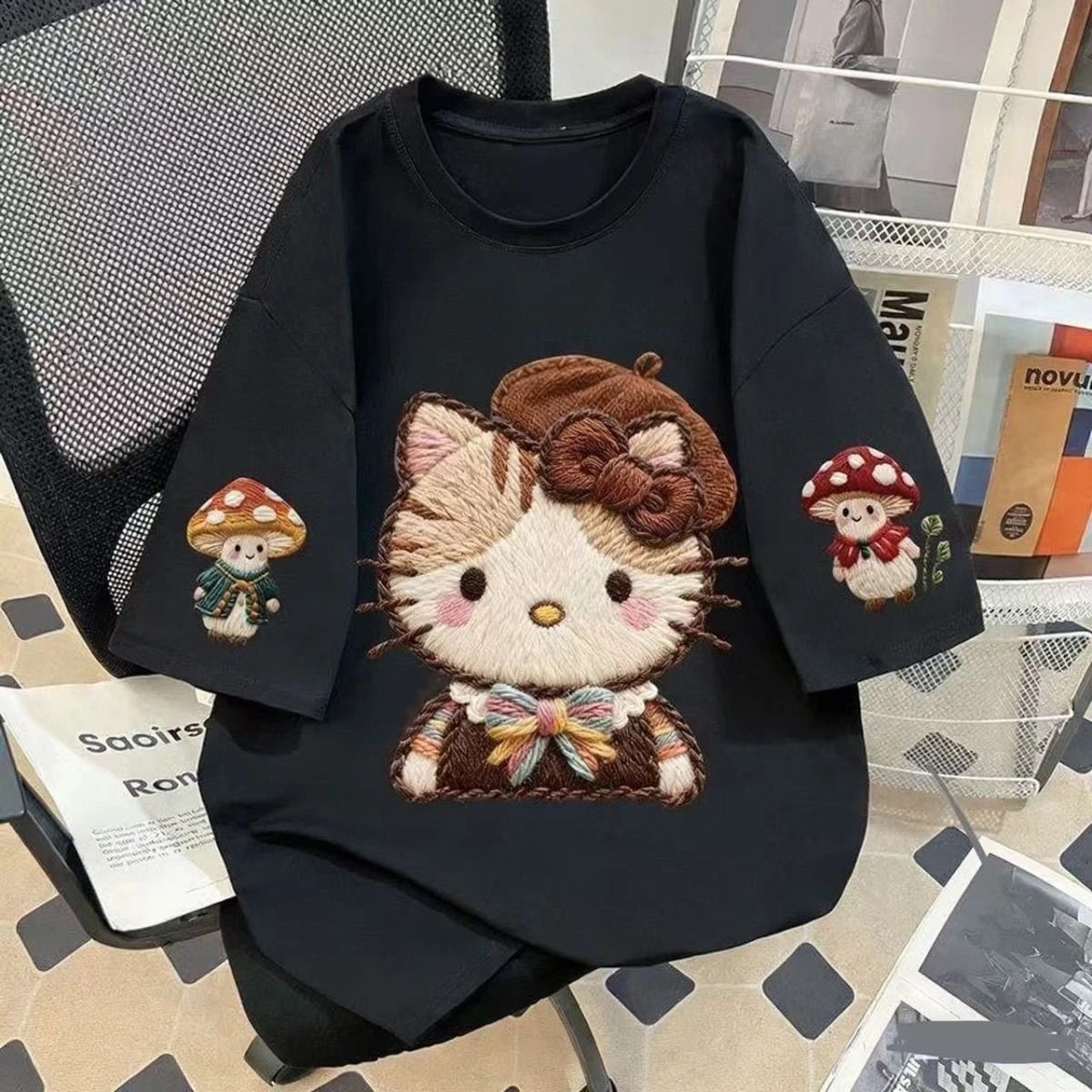 100% Cotton Fashionable Mushroom Cat Print Short-Sleeve T-Shirt for Kids (Middle and Large Sizes) in Wine Red for Summer