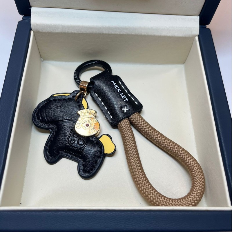 すぐにお金のある牛革のアイデアが精巧でシンプルなカップルのプレゼントが可愛いです。|undefined