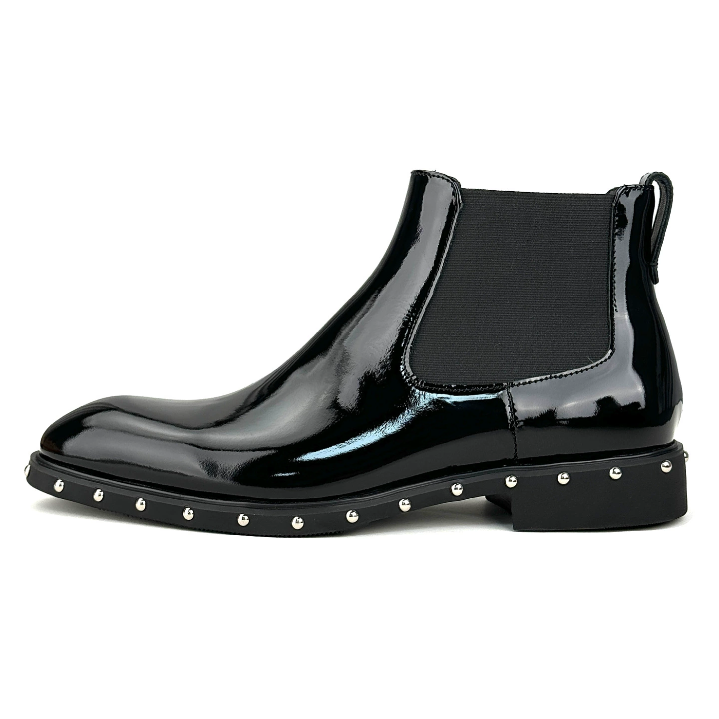 Элитные новые зимние ботинки 2025 года из натуральной кожи с острым носком, блестящими металлическими заклепками, модные короткие ботинки в британском стиле, челси.