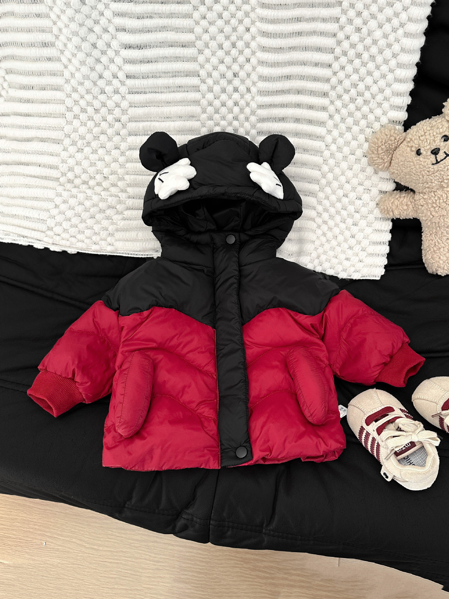 90 chaquetas blancas de invierno para bebés de sexo masculino y femenino, nuevos lindos bebés y niños pequeños, chaquetas cálidas con capuzas de color exterior