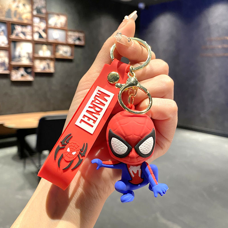 新商品アニメアベンジャーズのキーホルダー創意的なスパイダーアイアンマンの死侍公仔カバンのペンダントプレゼント