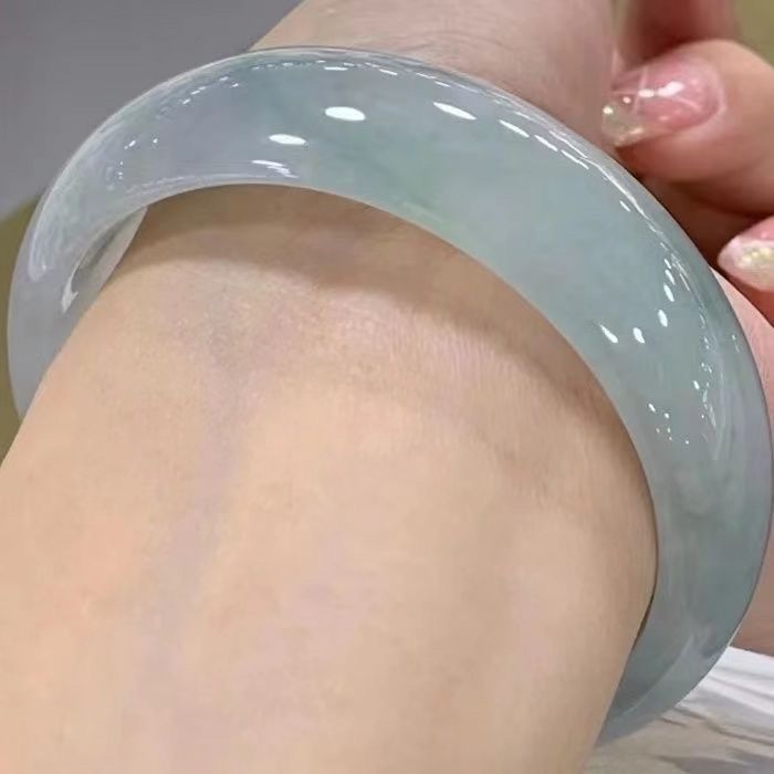 Vòng tay ngọc bích tự nhiên Miến Điện chính hãng, màu xanh lá cây nhạt trong suốt, đường kính trong 50–64 mm chi tiết 6