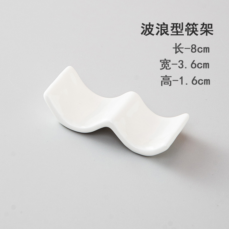 骨磁器の半円の金の辺の箸の棚のスプーンの棚はホテルに置いて箸を置いて箸の棚の箸の敷物の箸のスプーンの棚を置きます。|undefined