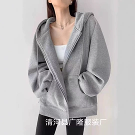 男式羊毛衫;女式T恤;女式针织衫